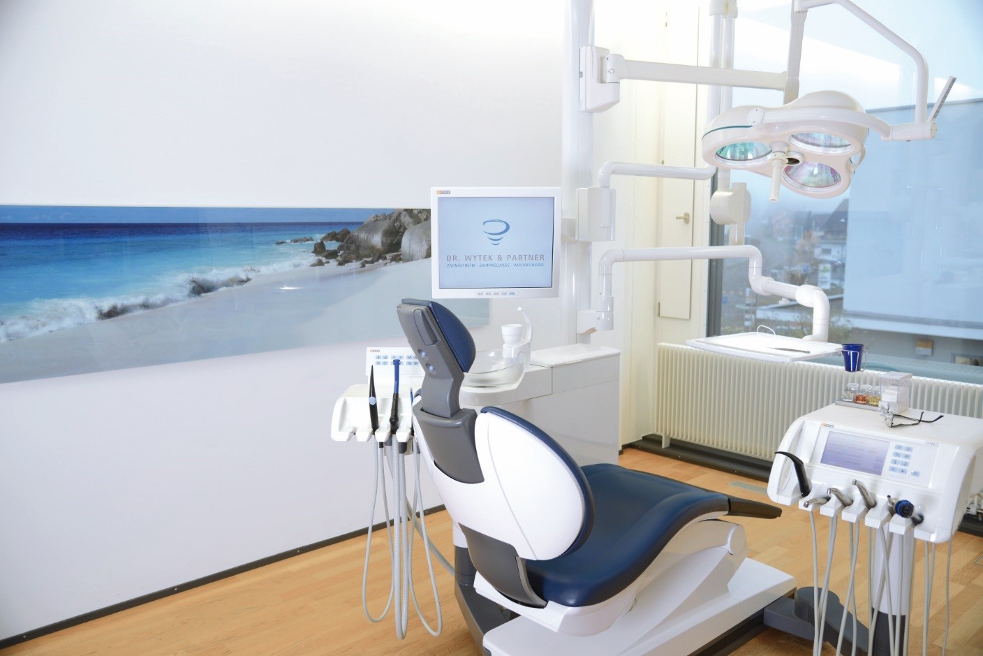Behandlungszimmer_Praxis-Wytek-und-Partner